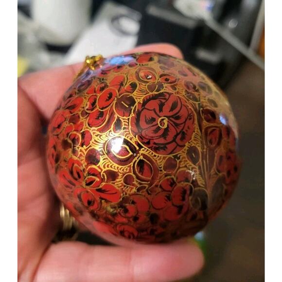 Vintage Wooden & Paper Mache Handpainted christmas ornaments lot of 6 - Picture 6 of 8